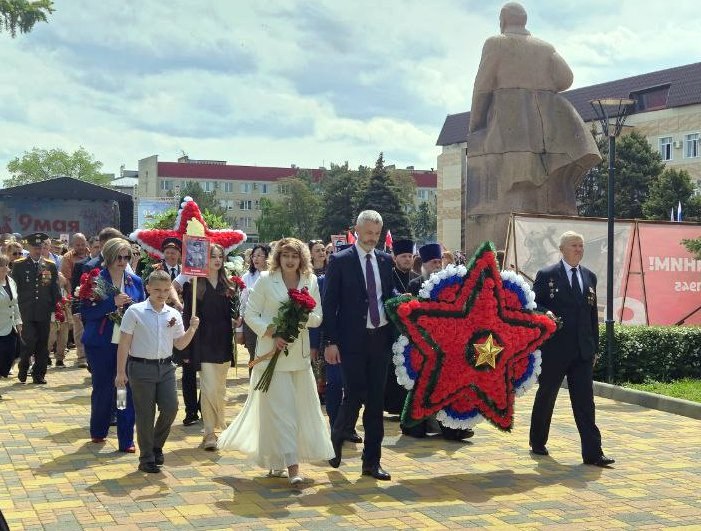 80-летие Великой Победы торжественно отпраздновали в Светлограде 9 мая.