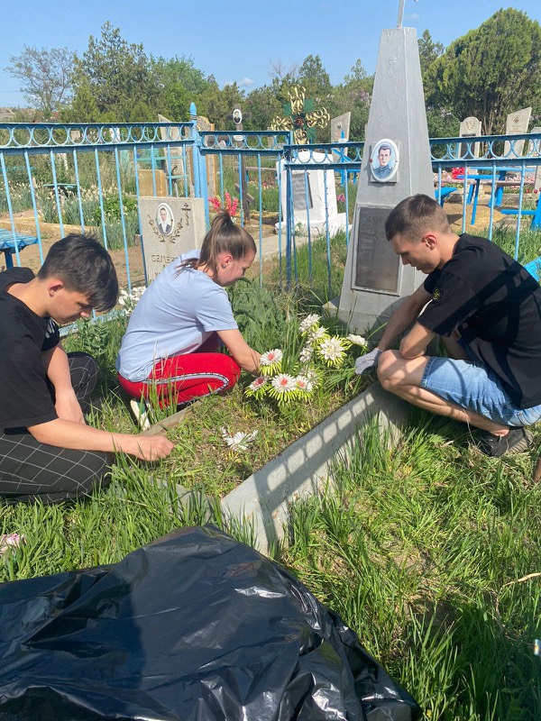 В Петровском округе привели в порядок заброшенные могилы и места захоронения участников Великой Отечественной войны.