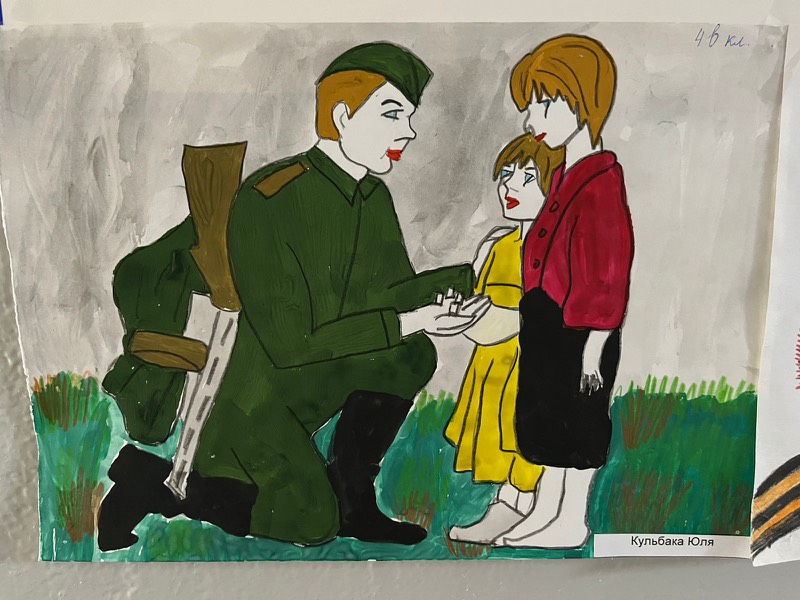 В Отделе МВД России «Петровский» оформили тематическую выставку детских рисунков.