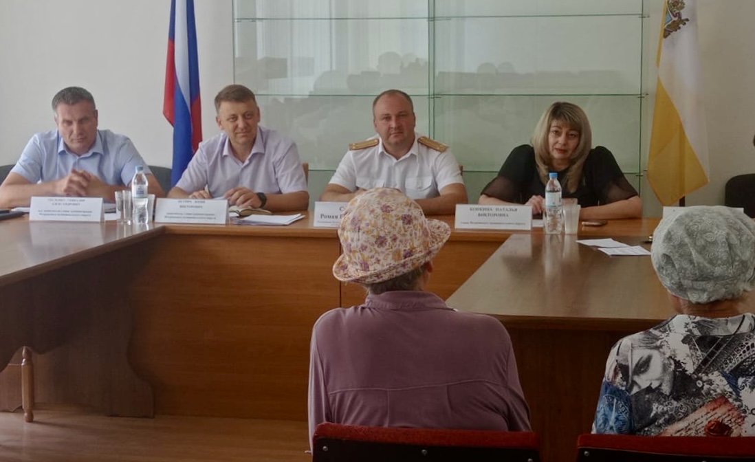 Глава Петровского муниципального округа Н.В.Конкина провела прием граждан.