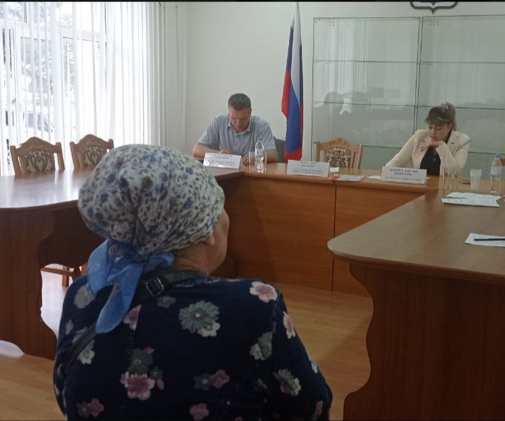 Глава Петровского муниципального округа Н.В.Конкина провела прием граждан.