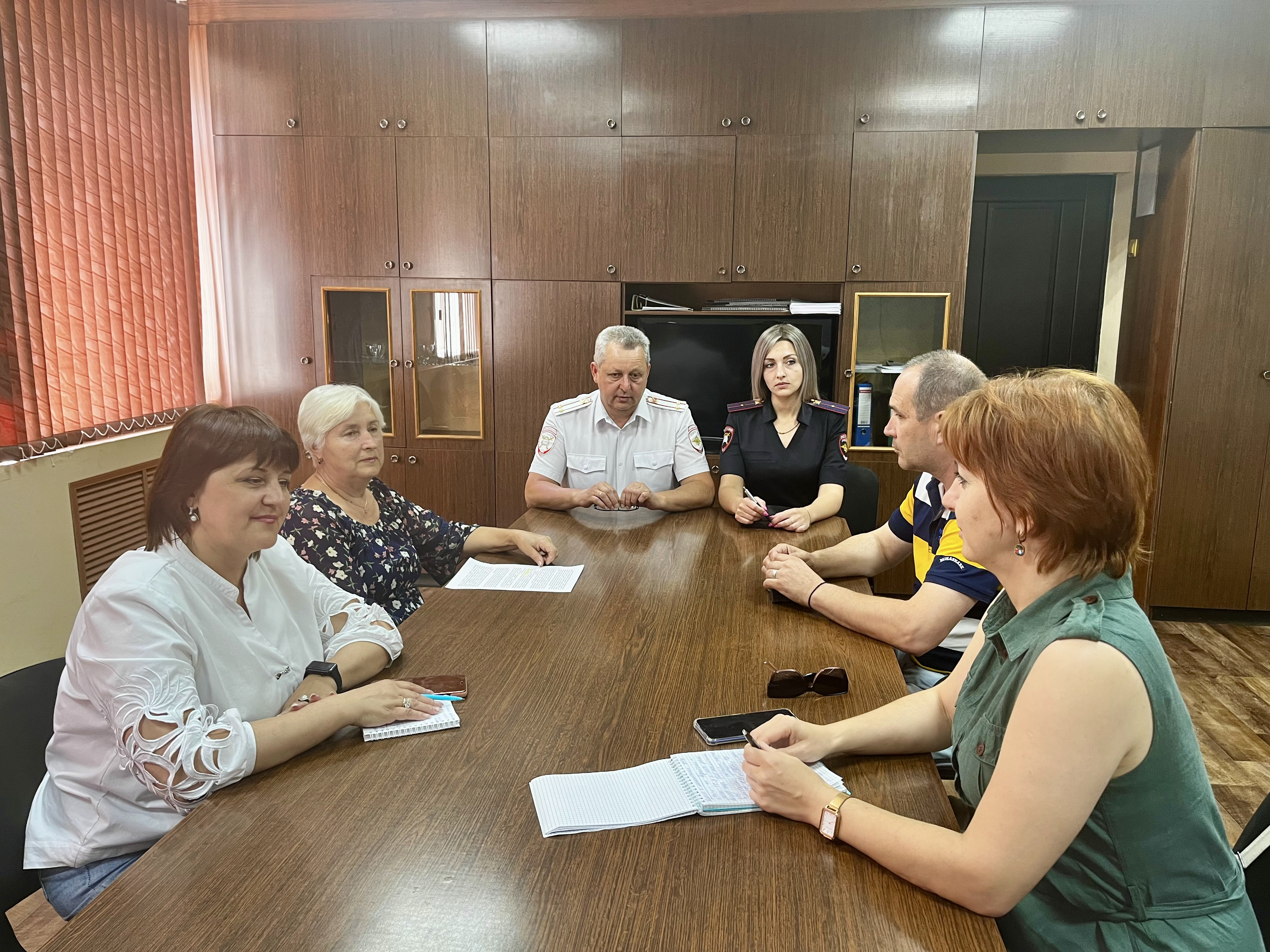 В Петровском округе обсудили проблемные вопросы детского дорожно-транспортного травматизма и безопасности детей на дорогах.