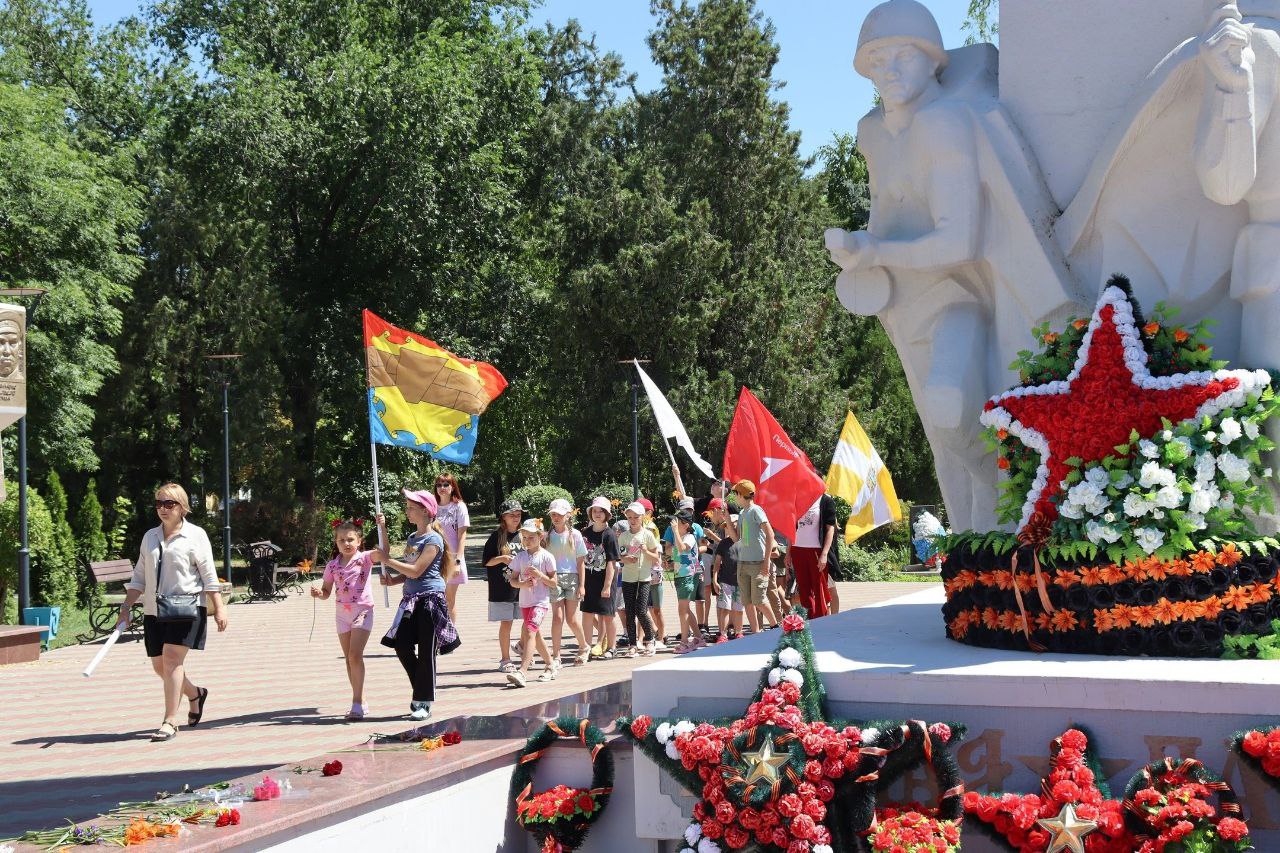 Помним и чтим память тех, кто ценой своей жизни защищал наше Отечество.