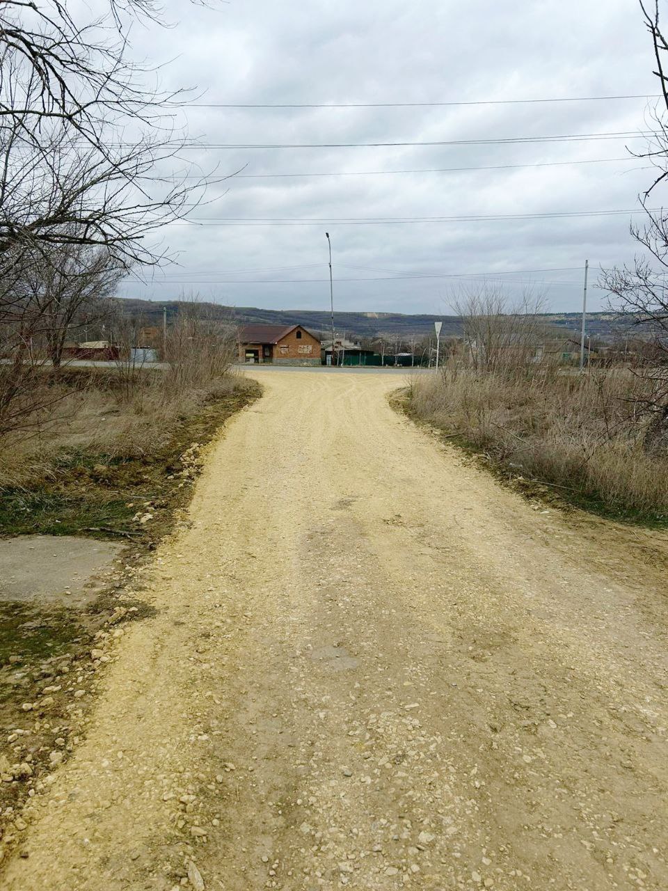 Ремонт автомобильной дороги в щебеночном исполнении выполнили на улице Минераловодской города Светлограда.