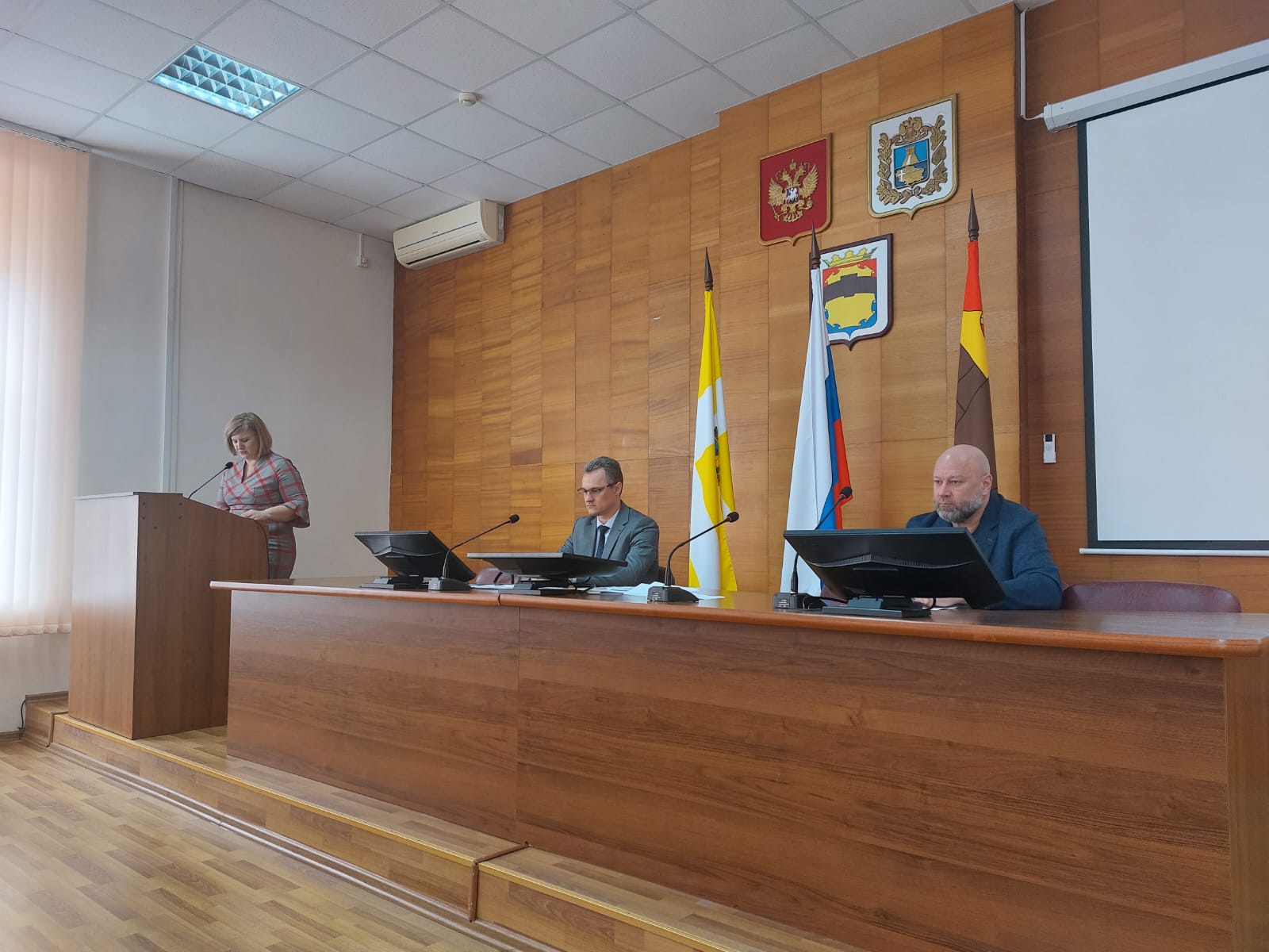 Состоялось заседание территориальной трехсторонней комиссии по регулированию социально-трудовых отношений Петровского муниципального округа Ставропольского края.