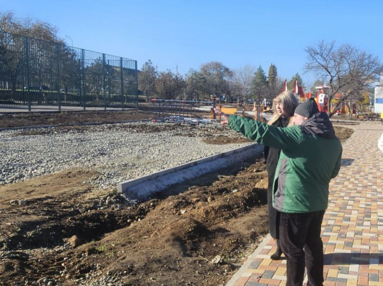 Глава Петровского округа Н.В.Конкина: "Проинспектировала ход работ по благоустройству сквера им. Ю.А.Гагарина в Светлограде". Глава Петровского округа Н.В.Конкина: "Проинспектировала ход работ по благоустройству сквера им. Ю.А.Гагарина в Светлограде".