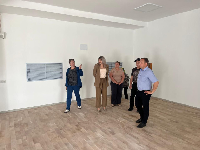 В хуторе Соленое Озеро продолжается ремонт ДК в рамках губернаторской программы поддержки местных инициатив. В хуторе Соленое Озеро продолжается ремонт ДК в рамках губернаторской программы поддержки местных инициатив.